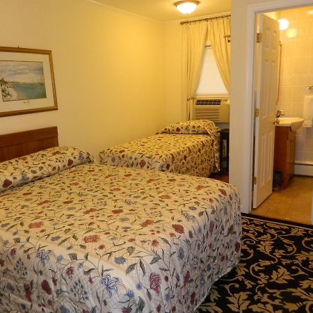 Twin Oaks Motel Манасквен Экстерьер фото