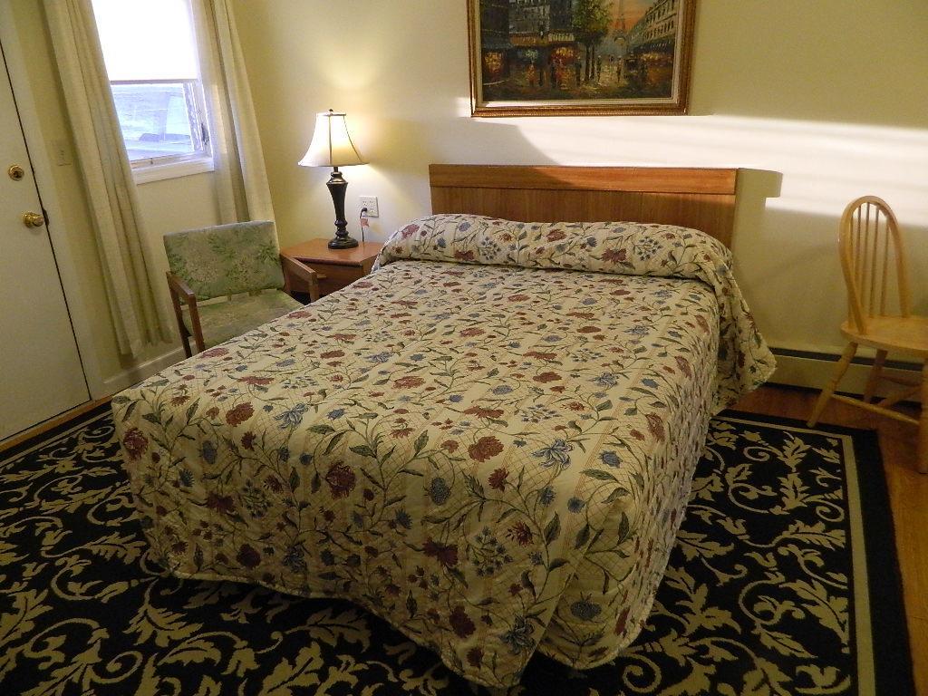 Twin Oaks Motel Манасквен Экстерьер фото