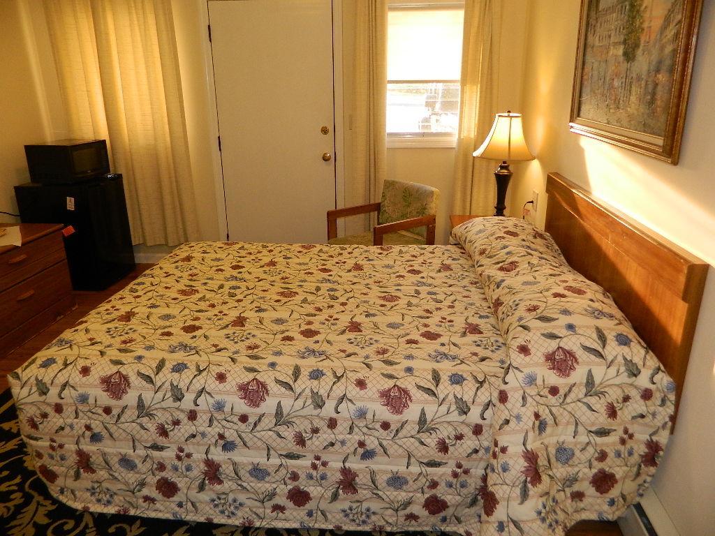 Twin Oaks Motel Манасквен Экстерьер фото