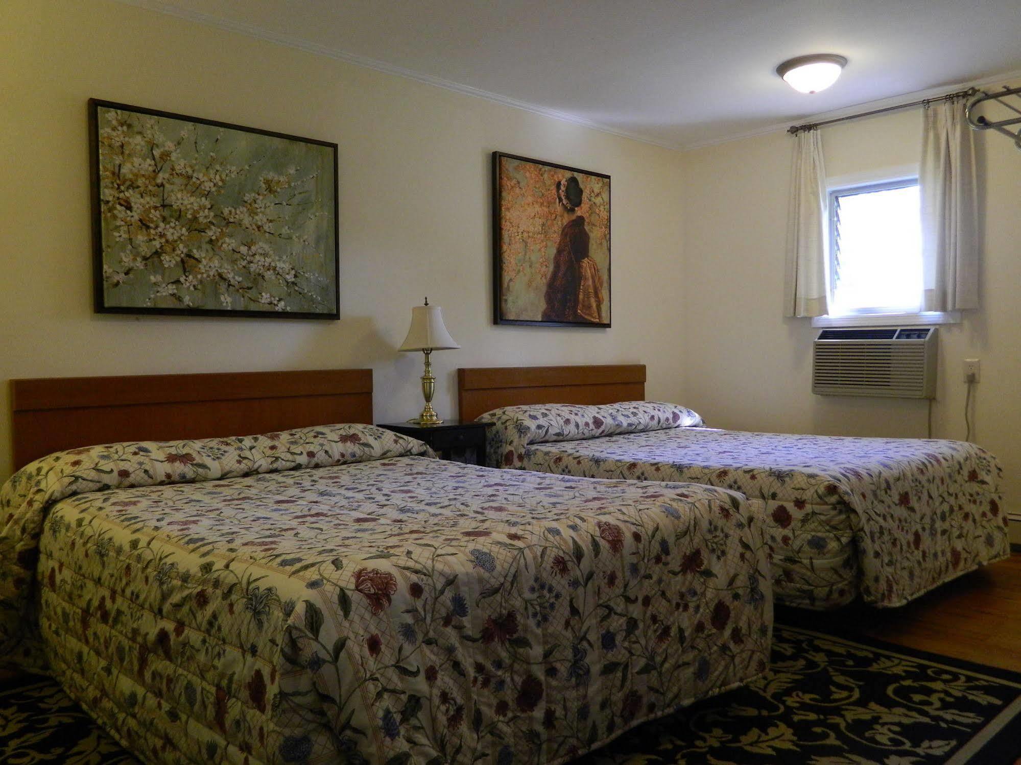 Twin Oaks Motel Манасквен Экстерьер фото